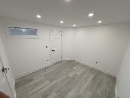 For Lease - 213 Equator Crescent Unit# Lower Level, Vaughan, Ontario - Photo 2