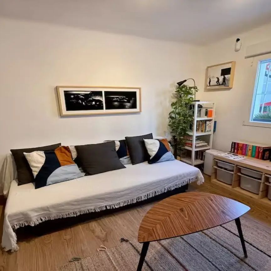 2-bedroom apartment for rent in Almendrales, Madrid. - Photo 1