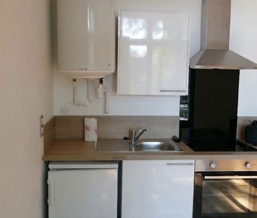 APPARTEMENT T2 NON MEUBLÉ - CENTRE VILLE - Photo 2