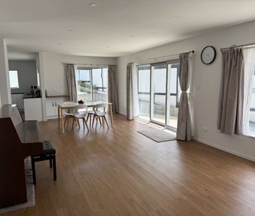 32 Halswater Drive, Churton Park - Photo 2