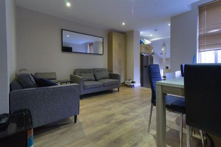 6 bedroom maisonette to rent - Photo 4