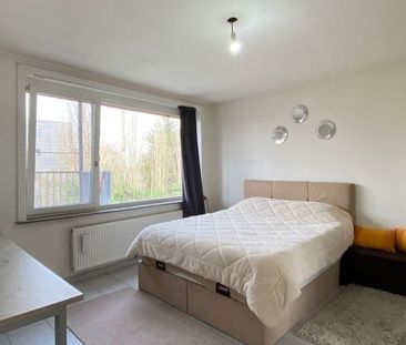 Appartement te huur in Gent voor € 875 met 1 slaapkamer - Photo 4