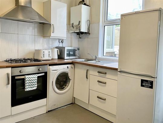 4 bedroom terraced house to rent - Photo 1