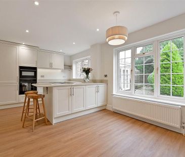 4 bedroom detached house to rent - Photo 4