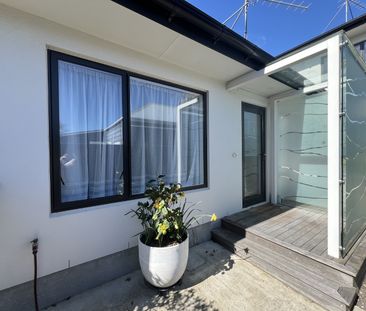2/129 Aikmans Road, Merivale - Photo 1