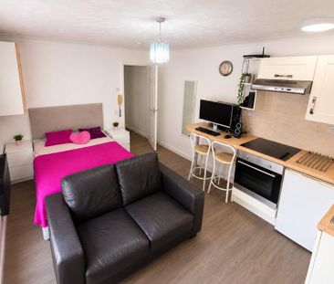 Studio to rent - Photo 1