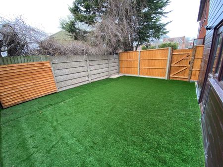 1 Bed Flat, South View Avenue, RG4 - Photo 5