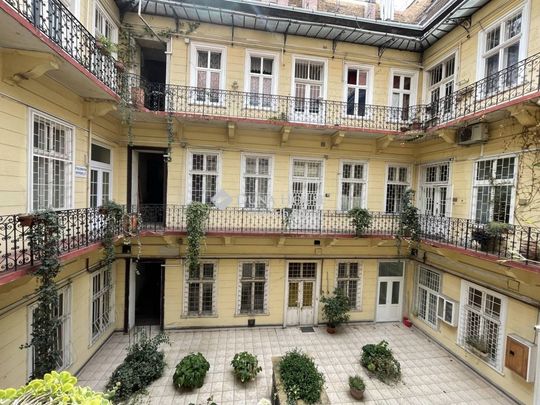 For rent Apartment, Budapest 7 district - Photo 1