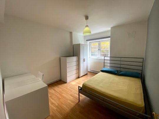 3 Bed Flat, Briant House, SE1 - Photo 1