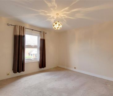 2 bedroom semi-detached house to rent - Photo 5
