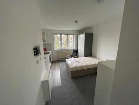 Studio Flat, Wycombe Gardens, NW11 - Photo 2