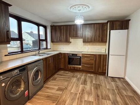 21 College Gardens, Newry, BT35 6DR - Photo 5