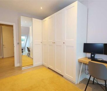 Albert Drive, Woking, Surrey, GU21 - Photo 4