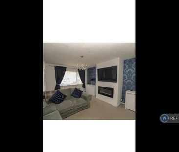 3 bedroom semi-detached house to rent - Photo 3
