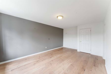 For Lease - 270 Berrigan Drive, Barrhaven, Ontario - Photo 3