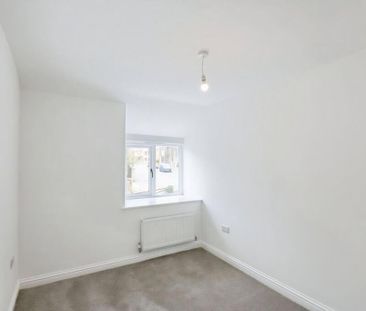 4 bedroom detached house to rent - Photo 4