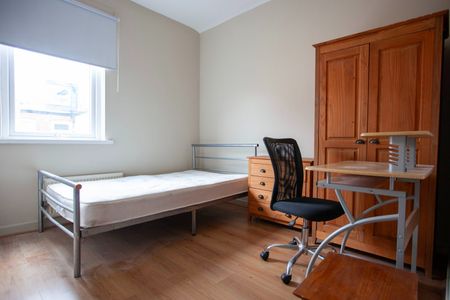 Room in a Shared House, Great Western St, M14 - Photo 5