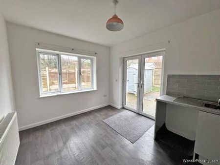 2 bedroom property to rent in Oldham - Photo 2