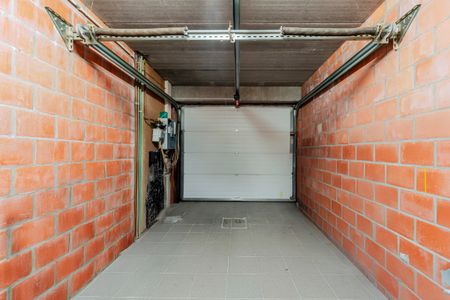 Ruime 3 slaapkamer woning met garage en tuin - Photo 5