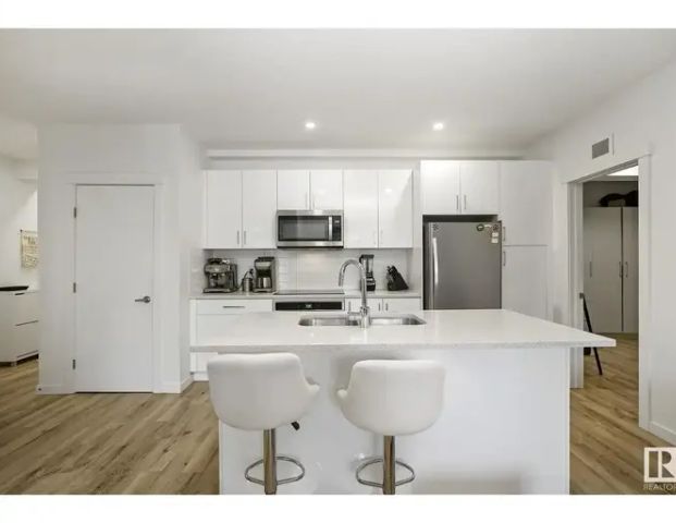 1 Bedroom + Den | 301 - 11503 76 Ave NW, Edmonton - Photo 1