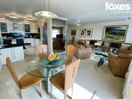 2 bed flat to rent in Craghead, 77 Manor Road, Bournemouth, Dorset, BH1 3JF - Photo 5