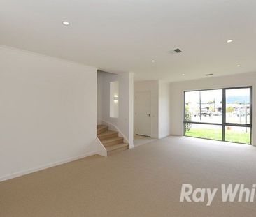 3 bedroom, 2 bathroom Harcrest townhouse - Photo 5