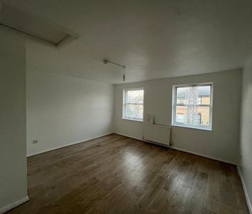 3 bedroom maisonette to rent - Photo 2