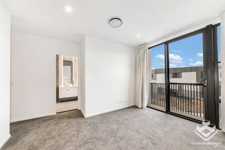 Luxurious Four Bedroom Terrace Home - Photo 3