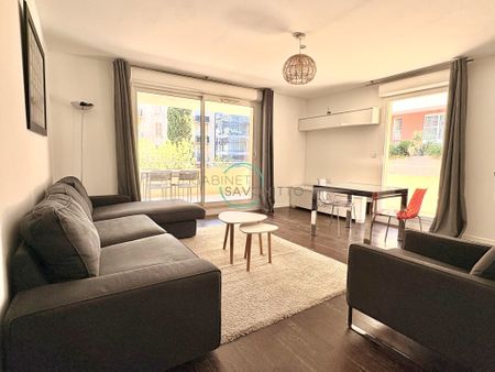 Location Appartement 3 pièces 65m² MARSEILLE 8ème - Photo 2