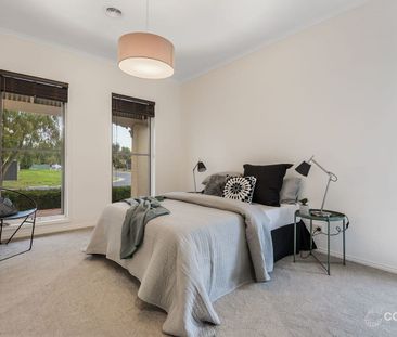 Stylish Family Living in a Prestigious Craigieburn Pocket - Photo 5