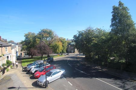 2 bedroom apartment to rent - Photo 4