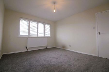 3 bedroom detached house to rent - Photo 2