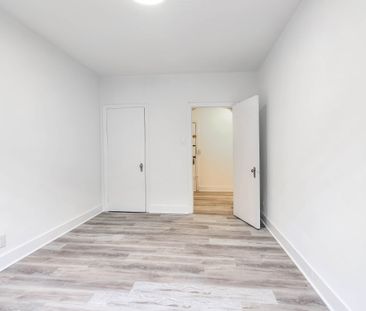 4855 Queen Mary Road - Spacious 3-Bedroom Apartment - Photo 5