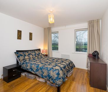 2 Bed Flat, Du Cane Road, W12 - Photo 6