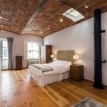 1 bedroom mews to rent - Photo 1