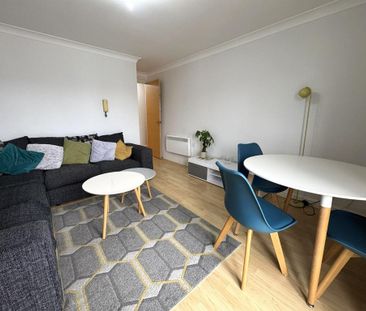 2 bedroom apartment to rent - Photo 4