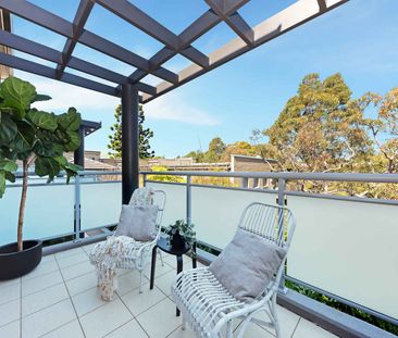Modern North Facing Apartment - Photo 6