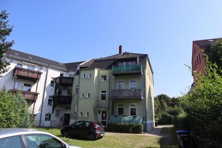 Schöne 2-Raum-Wohnung mit EBK in ruhiger Lage ! - Photo 2