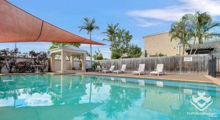 Single-Story Unit -Walk to School! Spacious Townhouse for Rent in Sunnybank Hills - Photo 3