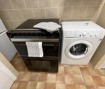 Snakes Lane, Southend-on-Sea, Essex, SS2 6UA - Photo 3