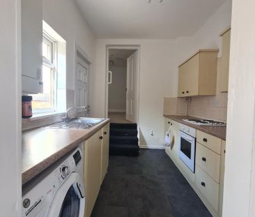 2 bedroom ground floor flat to rent - Photo 5