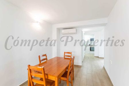 Townhouse in Cómpeta, Inland Andalucia in the mountains - Photo 4