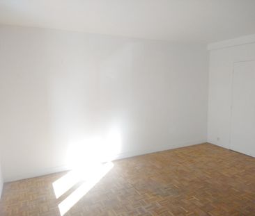 Appartement T3 de 58 m² en bon état général avec un parking et un c... - Photo 1