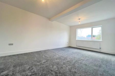 East Hill, Woking - 4 bedrooms Property for lettings - Seymours - Photo 2