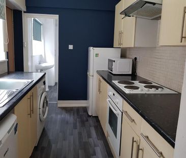 1 bedroom in a house share to rent - Photo 6