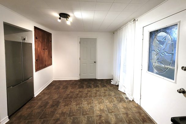 For Lease - 709 Roberts Road, Innisfil, Ontario - Photo 1