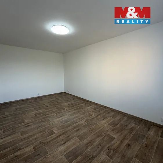 Pronájem bytu 3+1 v České Lípě, ul. Železničářská - Photo 1