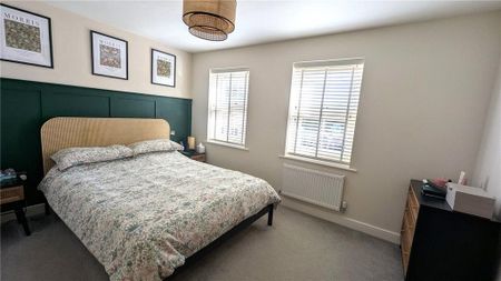 3 bedroom semi-detached house to rent - Photo 2