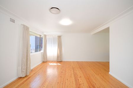 Renovated 3 Bedroom Plus Extra Study Room - Photo 4