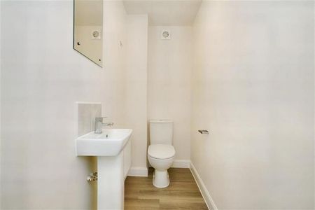 3 bedroom semi-detached house to rent - Photo 4